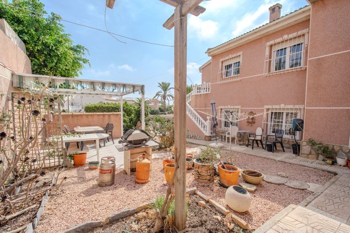 Image No.10-5 Bed Villa for sale