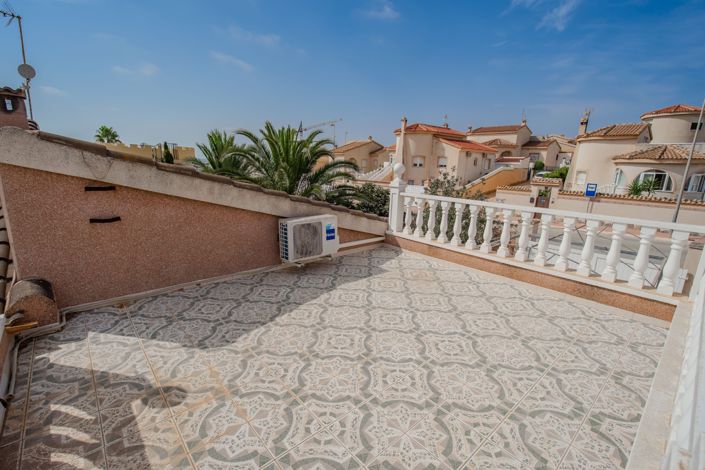 Image No.12-5 Bed Villa for sale
