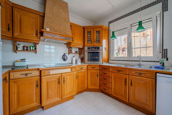 Image No.2-5 Bed Villa for sale