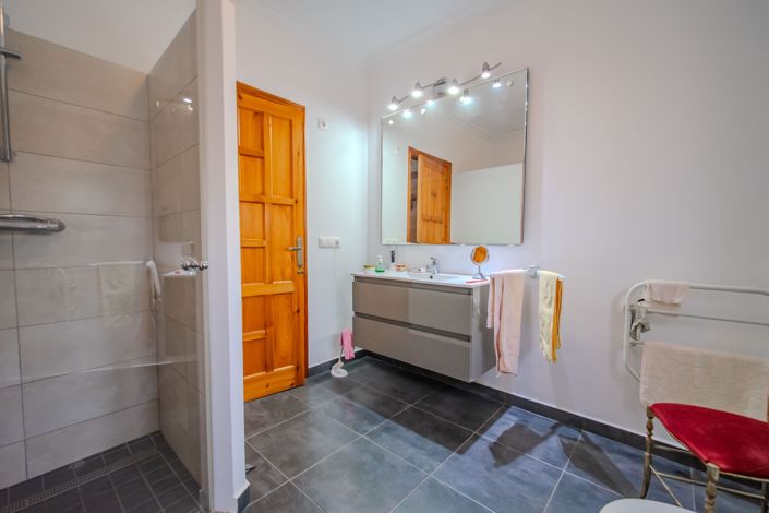 Image No.30-5 Bed Villa for sale