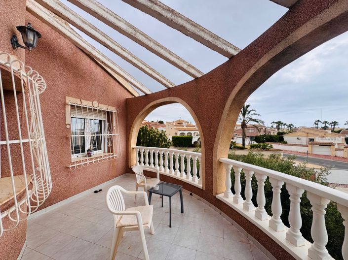 Image No.33-5 Bed Villa for sale