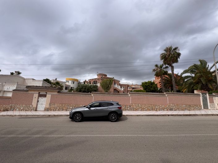 Image No.34-5 Bed Villa for sale
