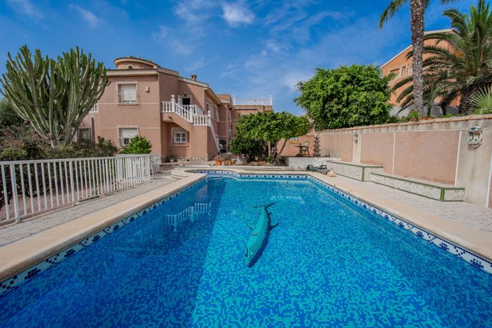 Image No.6-5 Bed Villa for sale