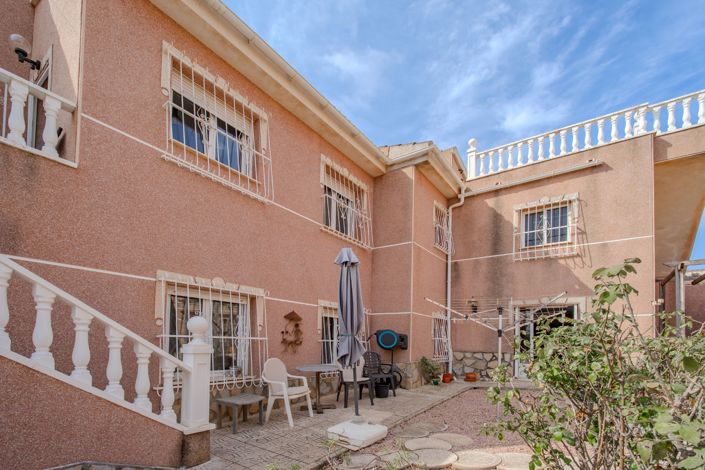 Image No.8-5 Bed Villa for sale