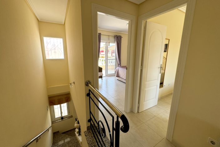Image No.11-3 Bed Townhouse for sale