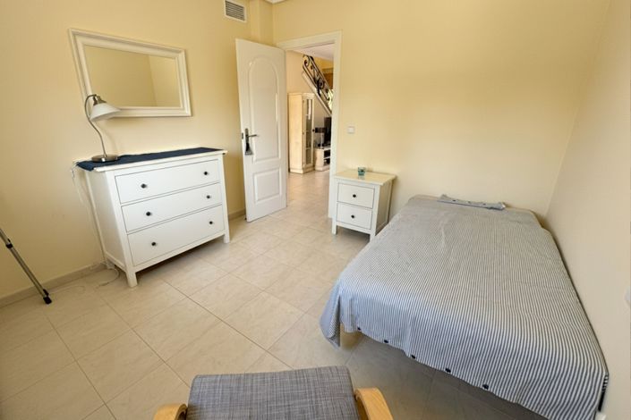 Image No.16-3 Bed Townhouse for sale