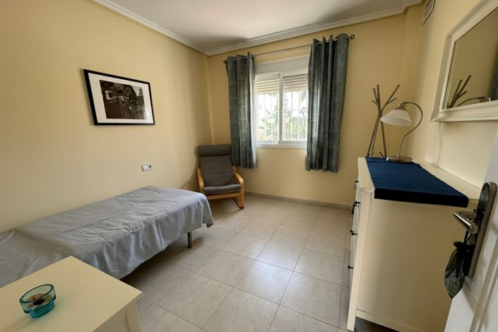 Image No.17-3 Bed Townhouse for sale