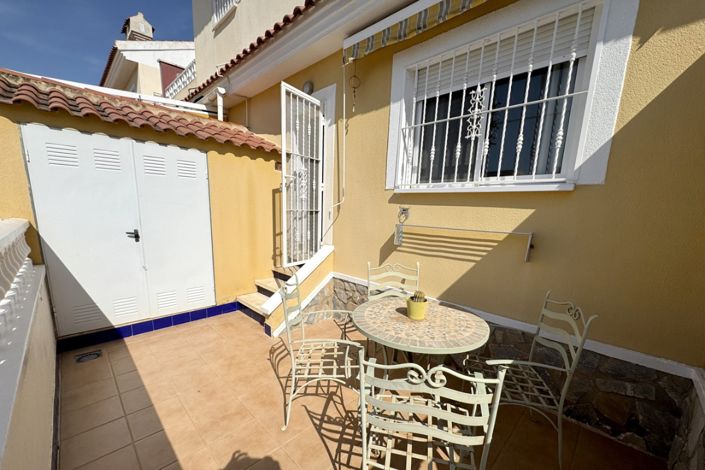 Image No.19-3 Bed Townhouse for sale