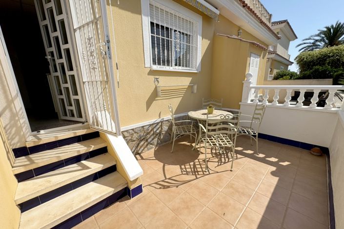 Image No.21-3 Bed Townhouse for sale