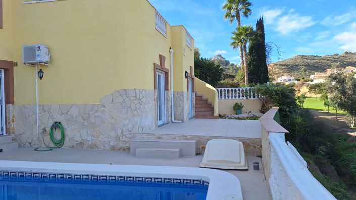 Image No.11-3 Bed Villa for sale