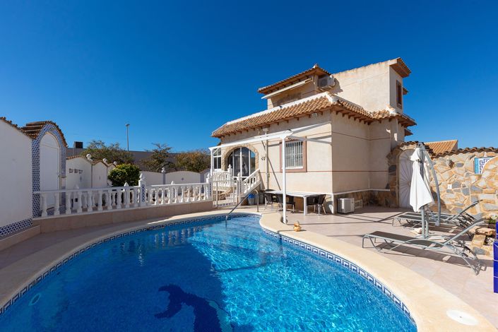 Image No.27-Villa for sale