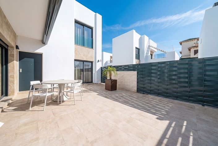 Image No.24-3 Bed Villa for sale