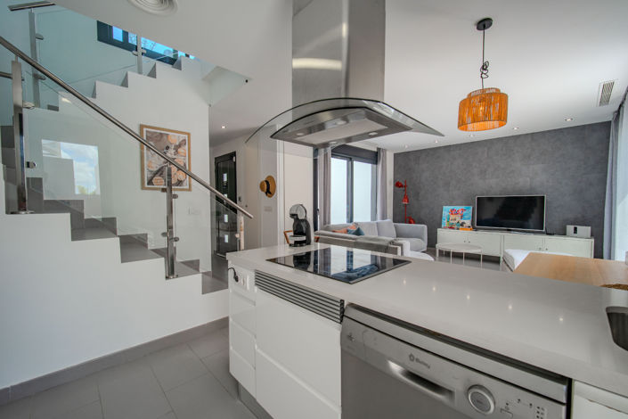 Image No.17-2 Bed House for sale