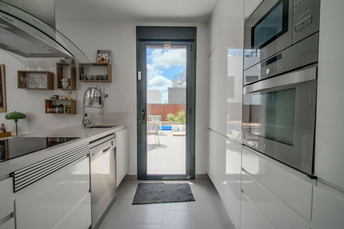 Image No.18-2 Bed House for sale