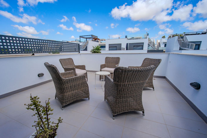 Image No.31-2 Bed House for sale