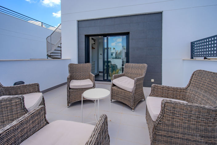 Image No.32-2 Bed House for sale