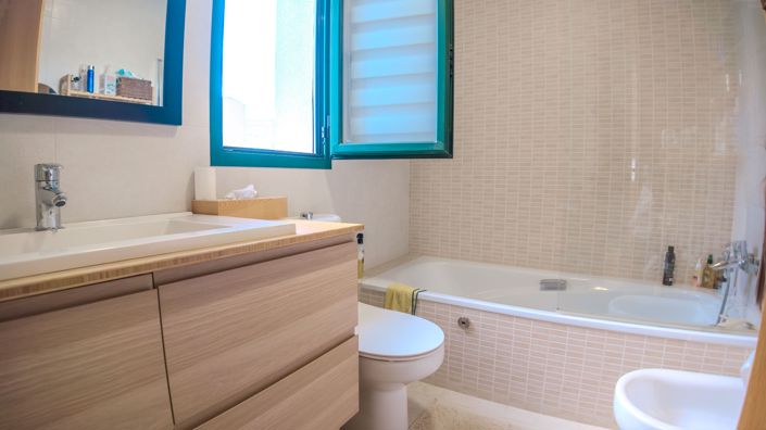 Image No.17-3 Bed House for sale