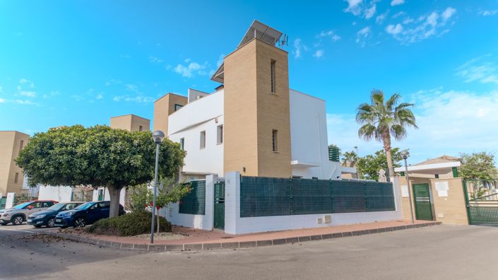 Image No.38-3 Bed House for sale