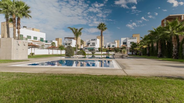 Image No.39-3 Bed House for sale