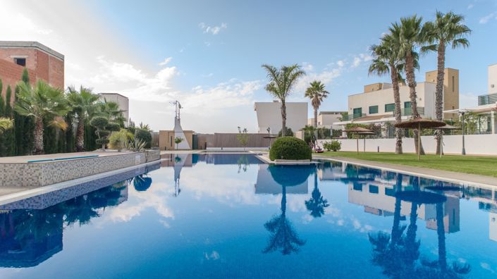 Image No.9-3 Bed House for sale
