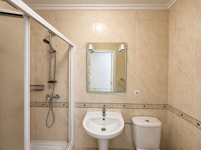 Image No.18-3 Bed Townhouse for sale