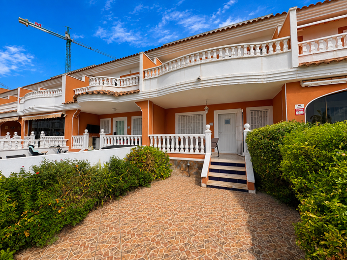 Image No.21-3 Bed Townhouse for sale