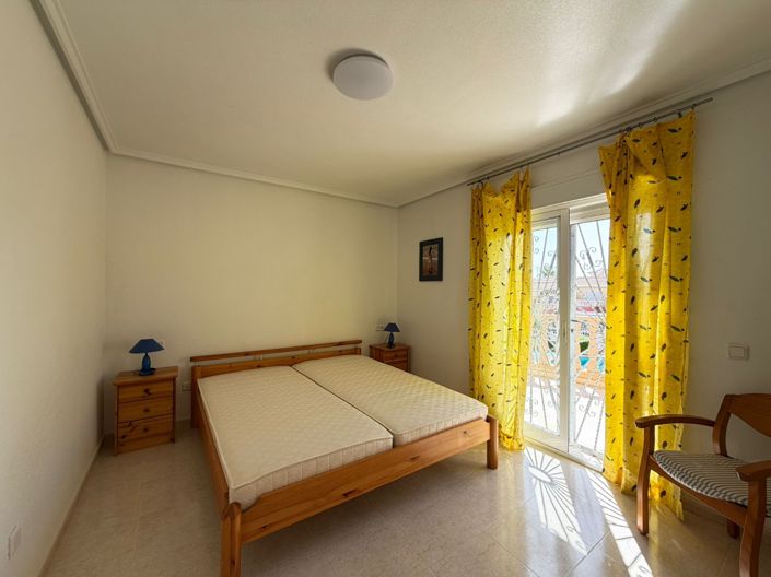 Image No.16-3 Bed Townhouse for sale