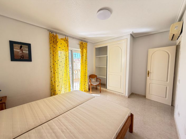 Image No.17-3 Bed Townhouse for sale