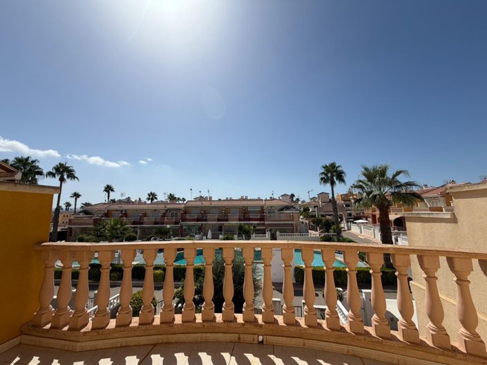 Image No.2-3 Bed Townhouse for sale