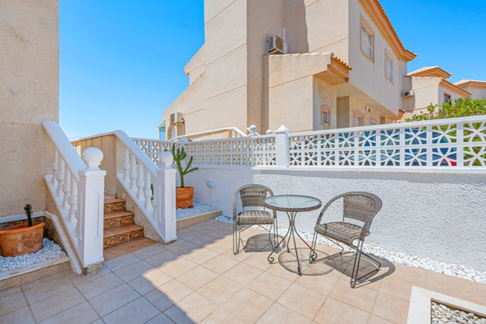 Image No.15-3 Bed House for sale