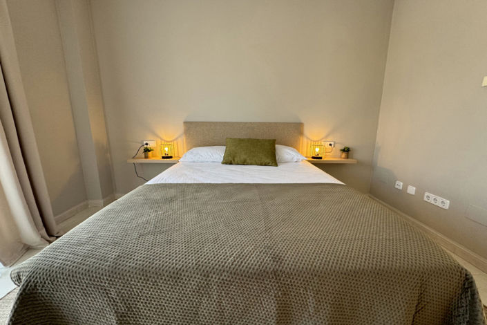 Image No.11-3 Bed House for sale