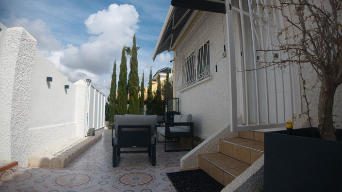 Image No.15-2 Bed House for sale