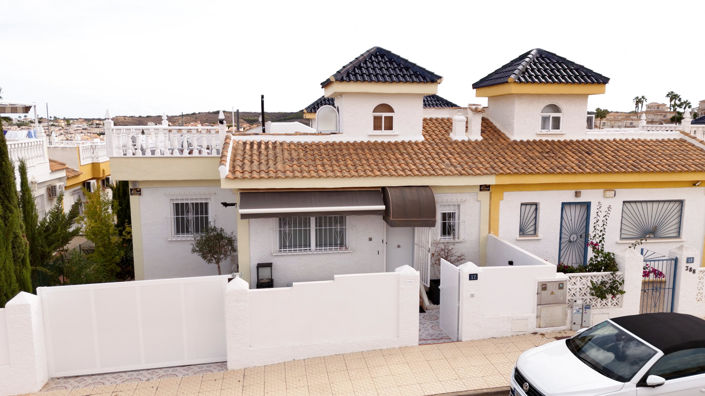 Image No.25-2 Bed House for sale