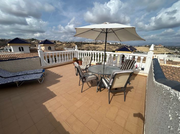 Image No.13-2 Bed House for sale