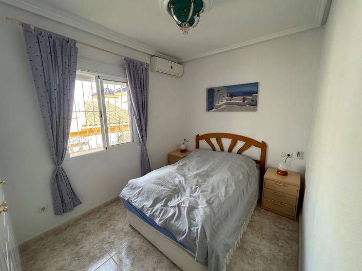 Image No.9-2 Bed House for sale
