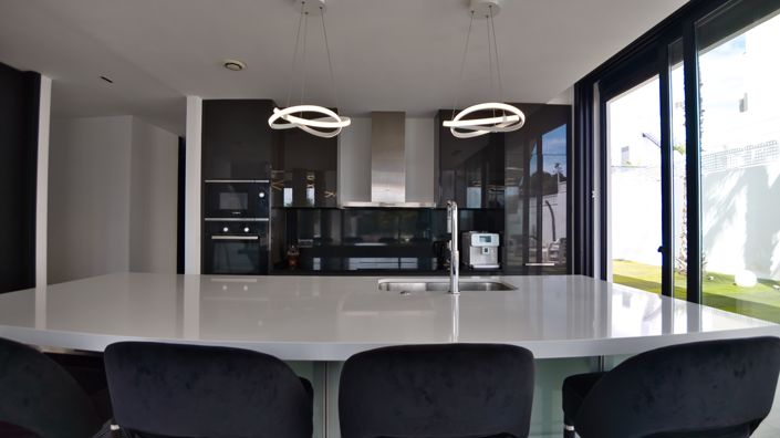 Image No.4-4 Bed Villa for sale