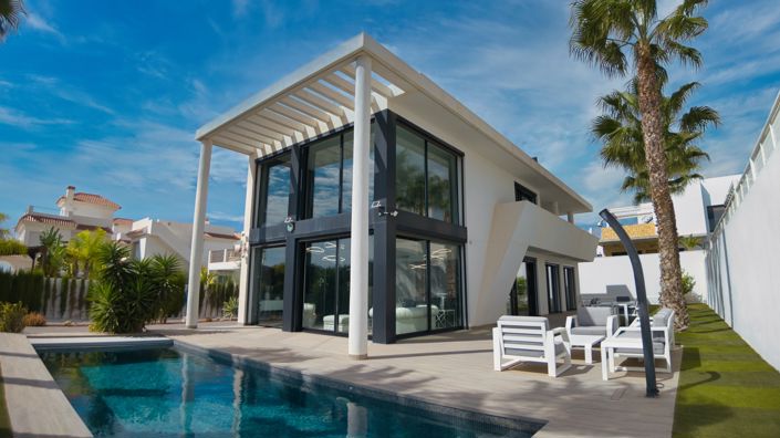 Image No.59-4 Bed Villa for sale