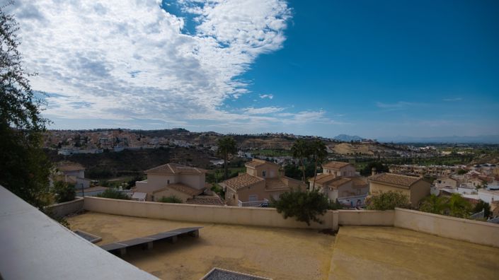 Image No.26-3 Bed House for sale