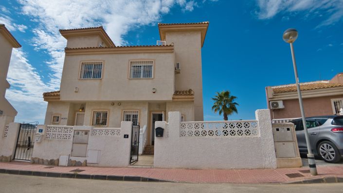 Image No.27-3 Bed House for sale