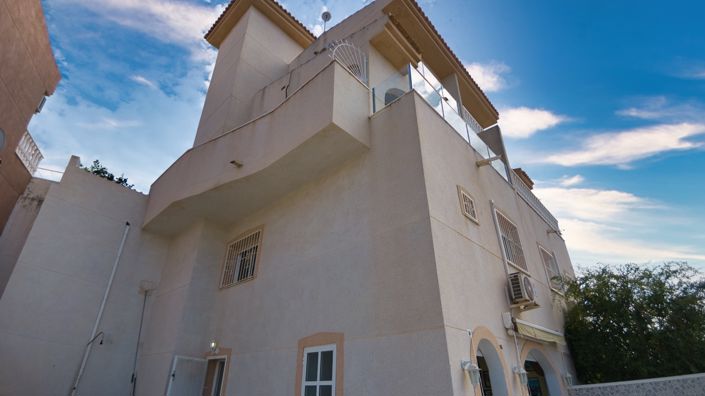 Image No.42-3 Bed House for sale