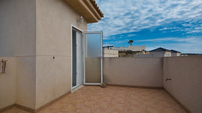 Image No.44-3 Bed House for sale