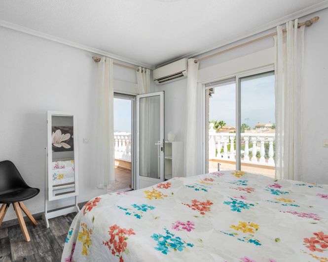 Image No.10-4 Bed Villa for sale
