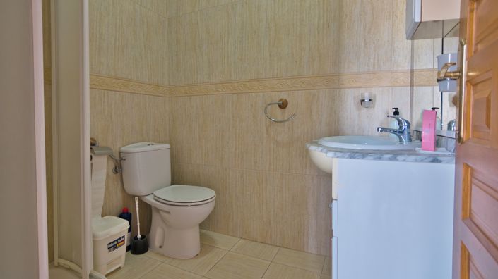 Image No.17-3 Bed Villa for sale