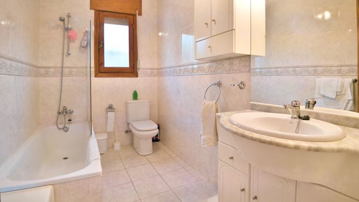 Image No.36-3 Bed Villa for sale