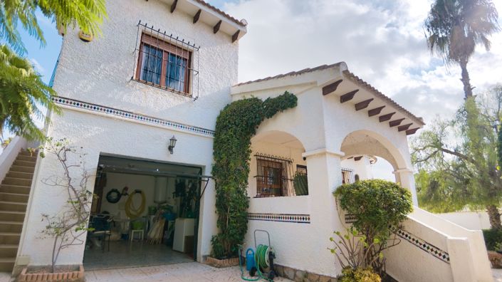 Image No.9-3 Bed Villa for sale