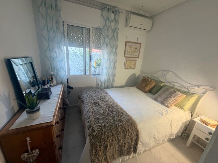 Image No.10-2 Bed Bungalow for sale
