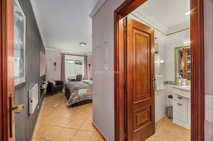 Image No.10-3 Bed Apartment for sale