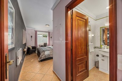 2419-152830-d4a7072701644bd18f6c9ffe77b802fa4