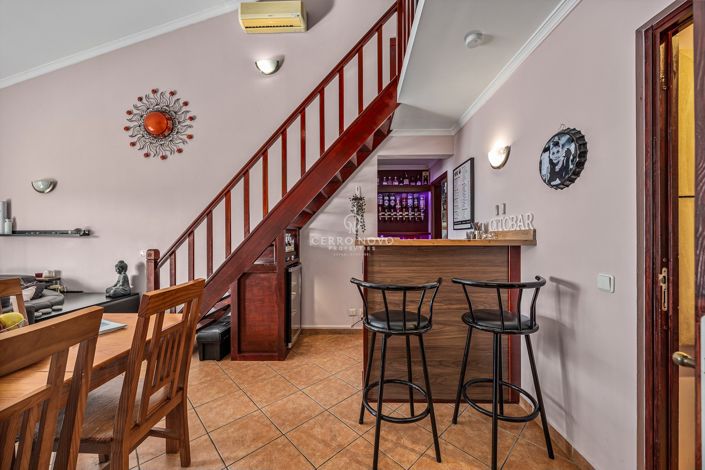 Image No.17-3 Bed Apartment for sale