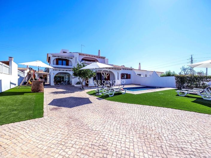 Image No.1-5 Bed Villa for sale